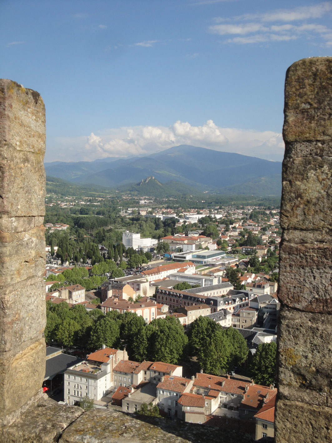 29.07.2018 Vista de Foix des del castell.  -  Jordi Bibià