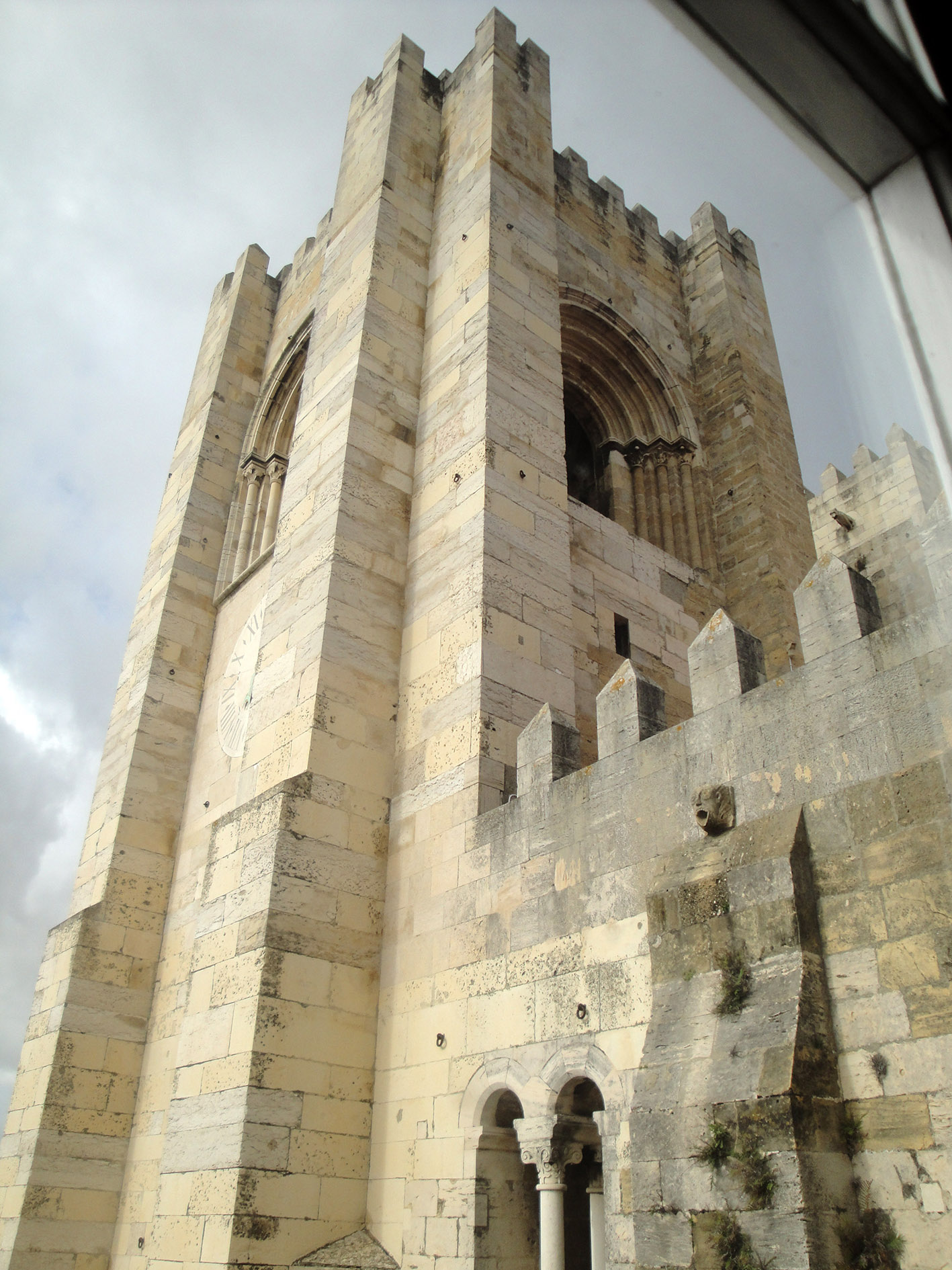 03.01.2020 Una de les torres des de la sala del tresor.  -  Jordi Bibià