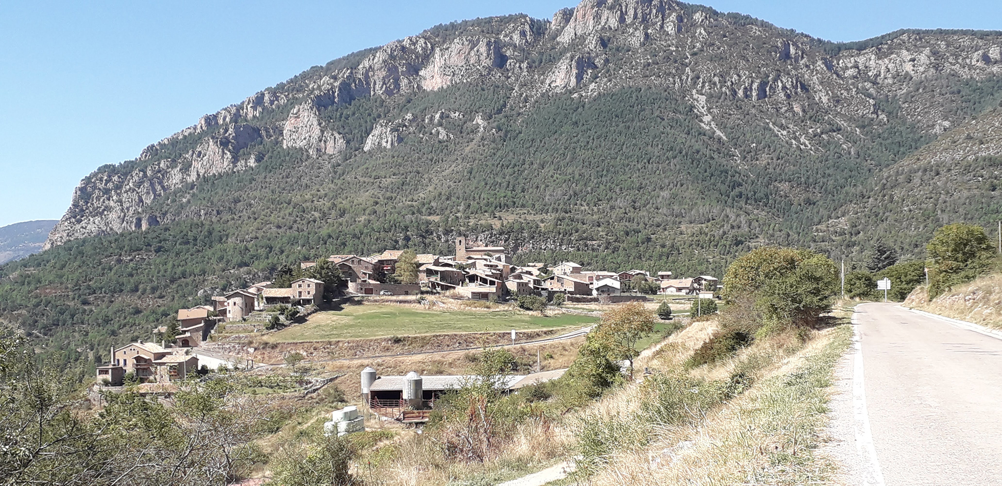 06.09.2020 Arribant a Tuixent des de Sant llorenç de Morunys.  -  J. Bibià