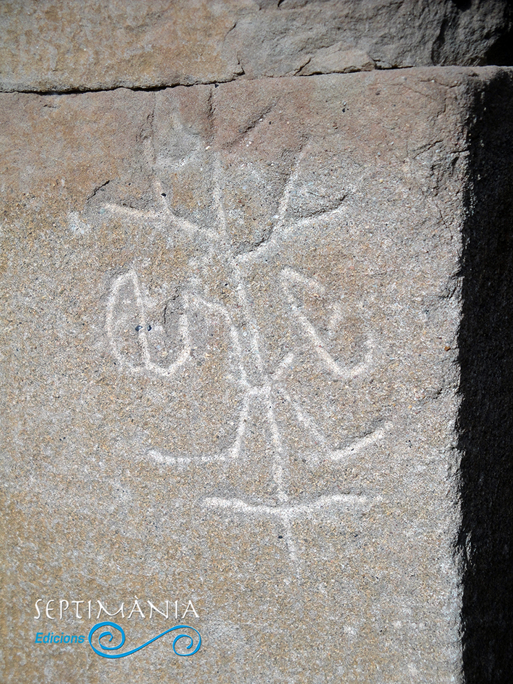 12.04.2022 Grafit detectat a la porta del temple. Arbre de la vida? Ideograma d'Adam i Eva?  Sant Cristòfol de la Donzell. SS. XI-XII -  J. Bibià