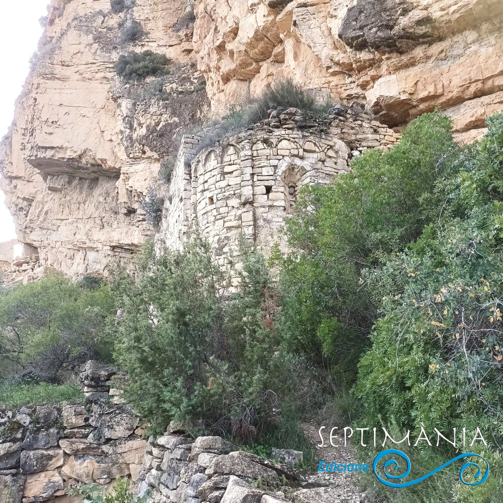 10.04.2024 L'àbside de l'església de la Mare de Déu del castell d'Oroners.  Oroners. -  J. Bibià